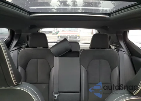 2020 Volvo Xc40 T5 R-Design из США, поврежденный, VIN YV4162UM3L2325100